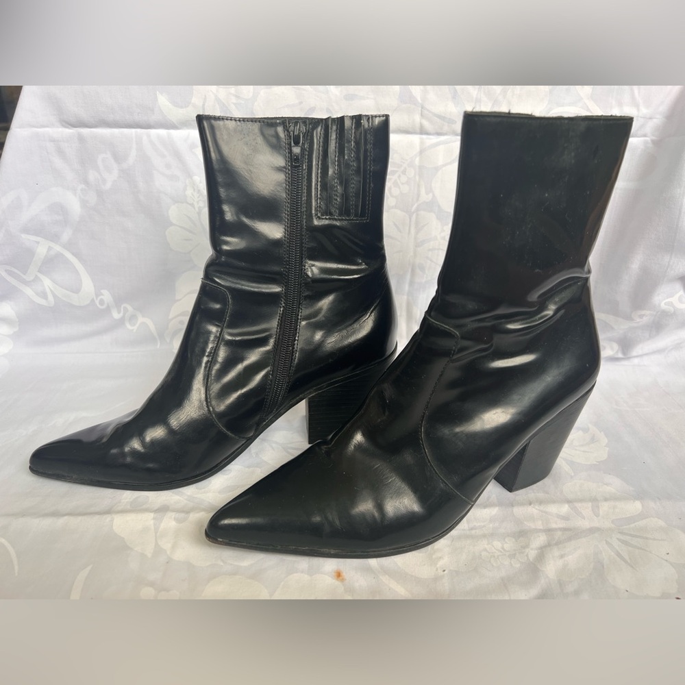 Black booties Jeffrey Campbell